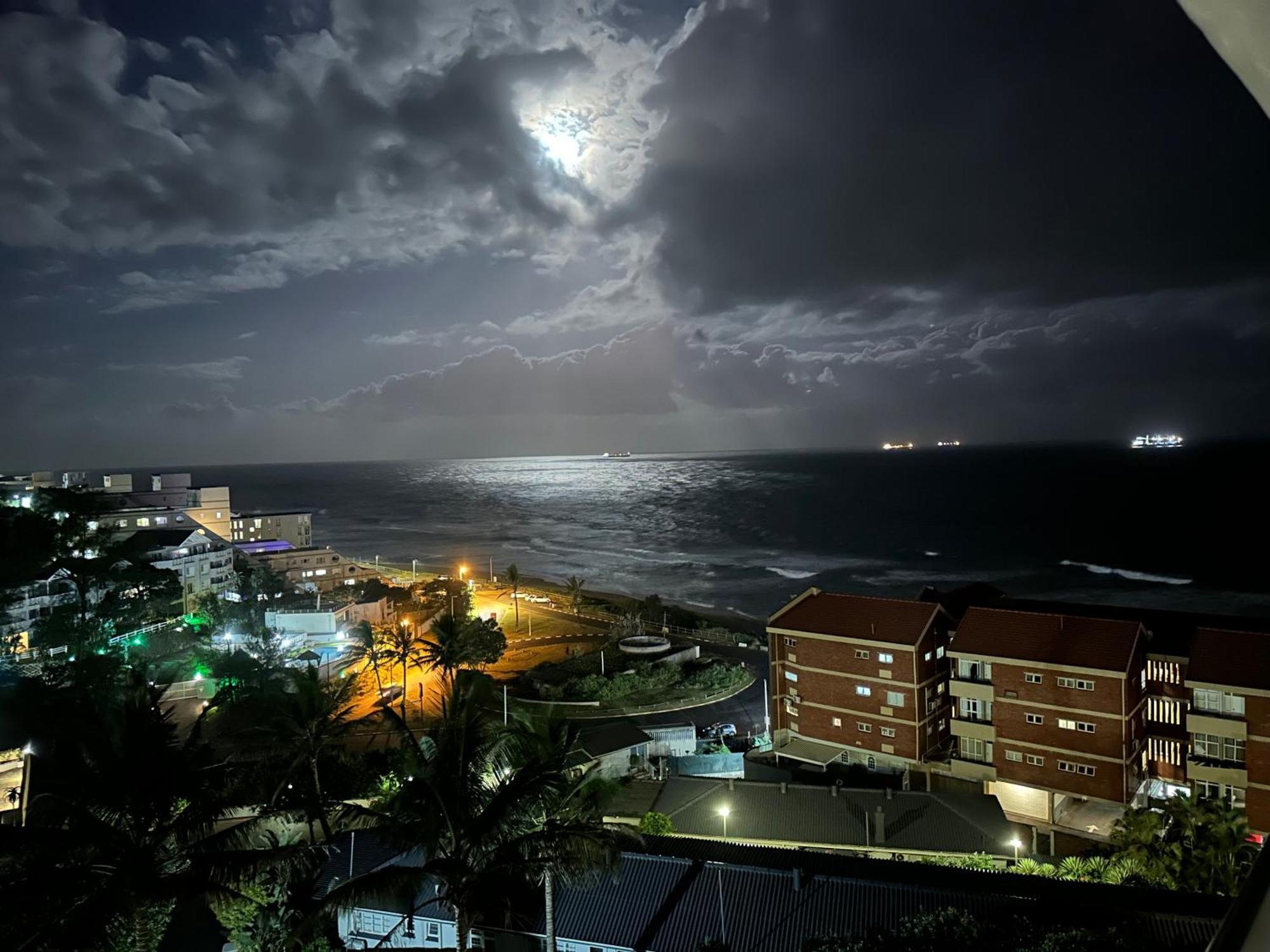 Umdloti Holiday Resort Apartment 514 - Amazing Breaker & Ocean Views Exterior photo