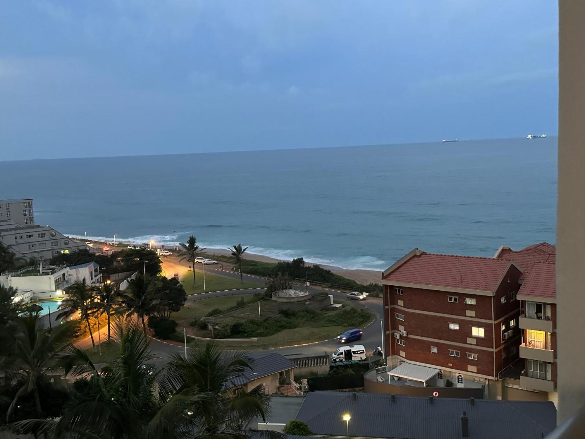 Umdloti Holiday Resort Apartment 514 - Amazing Breaker & Ocean Views Exterior photo